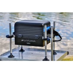 [ 11 ] LION SPORTS SEATBOX FUTURA 54 X 46 X 30 CM 6.5 KG