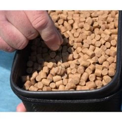 [ 23 ] SAGA COARSE PELLETS NATURAL SINKING 700 GRAM -Vissen Apparatuur Winkel saga coarse pellets natural sinking 700 gram 4